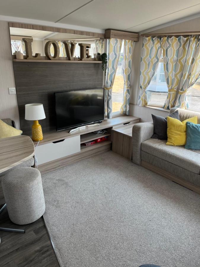 Beautiful Caravan In Trecco Bay! 74 Sycomore Bridgend  Exterior photo